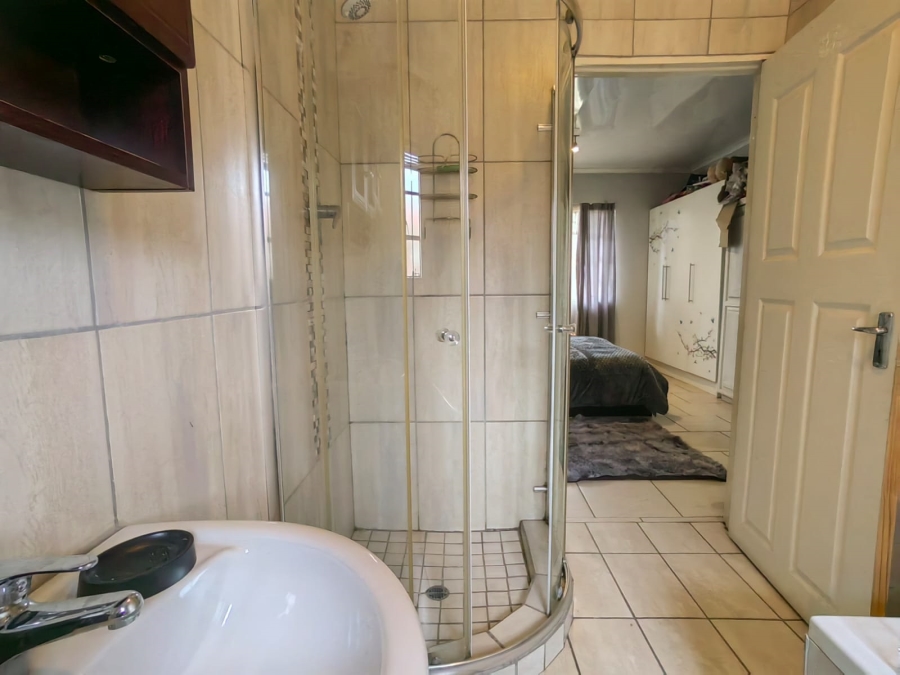 4 Bedroom Property for Sale in Parys Free State